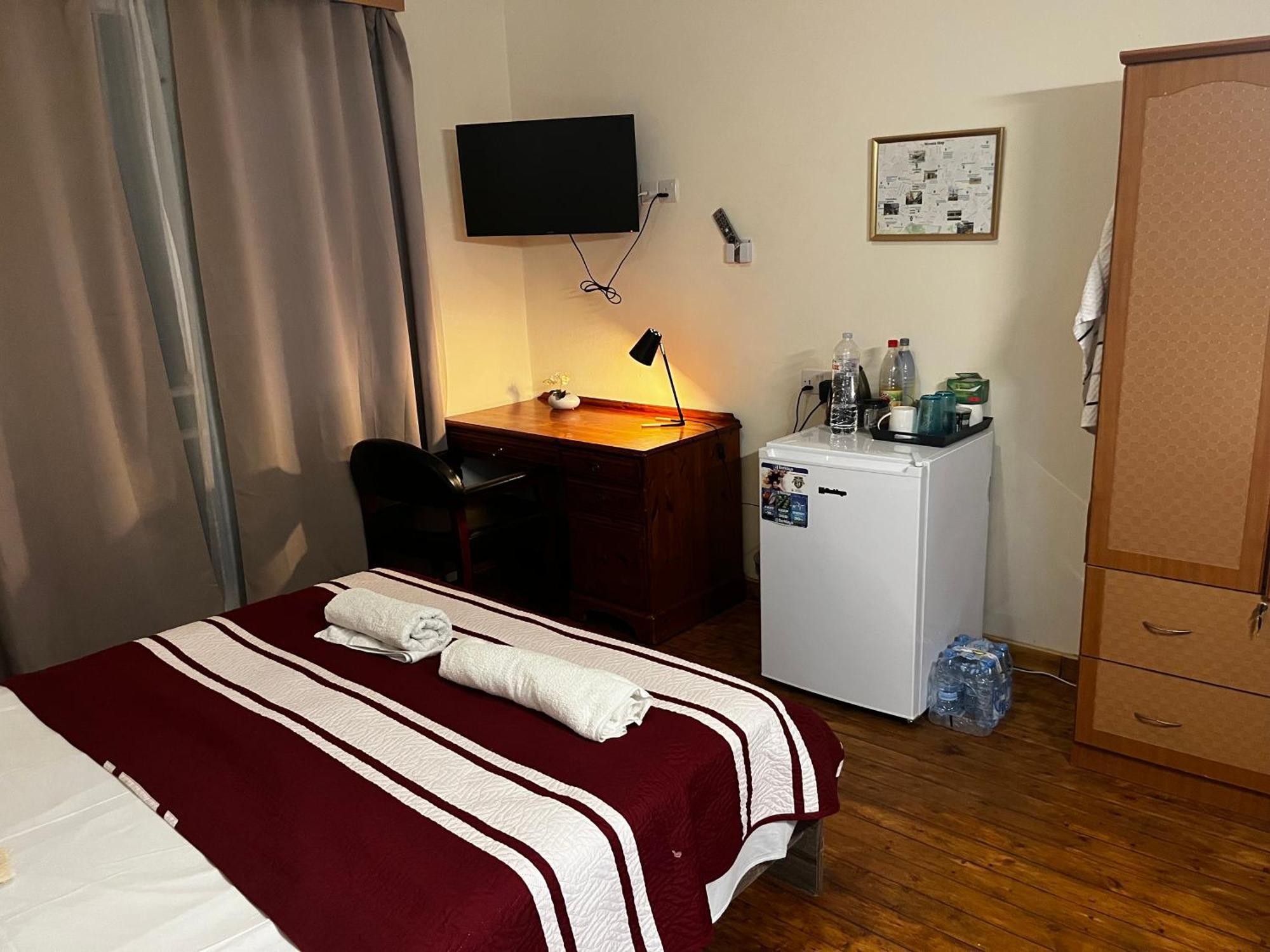 Xanthis Hostel Nicosia City Centre ภายนอก รูปภาพ