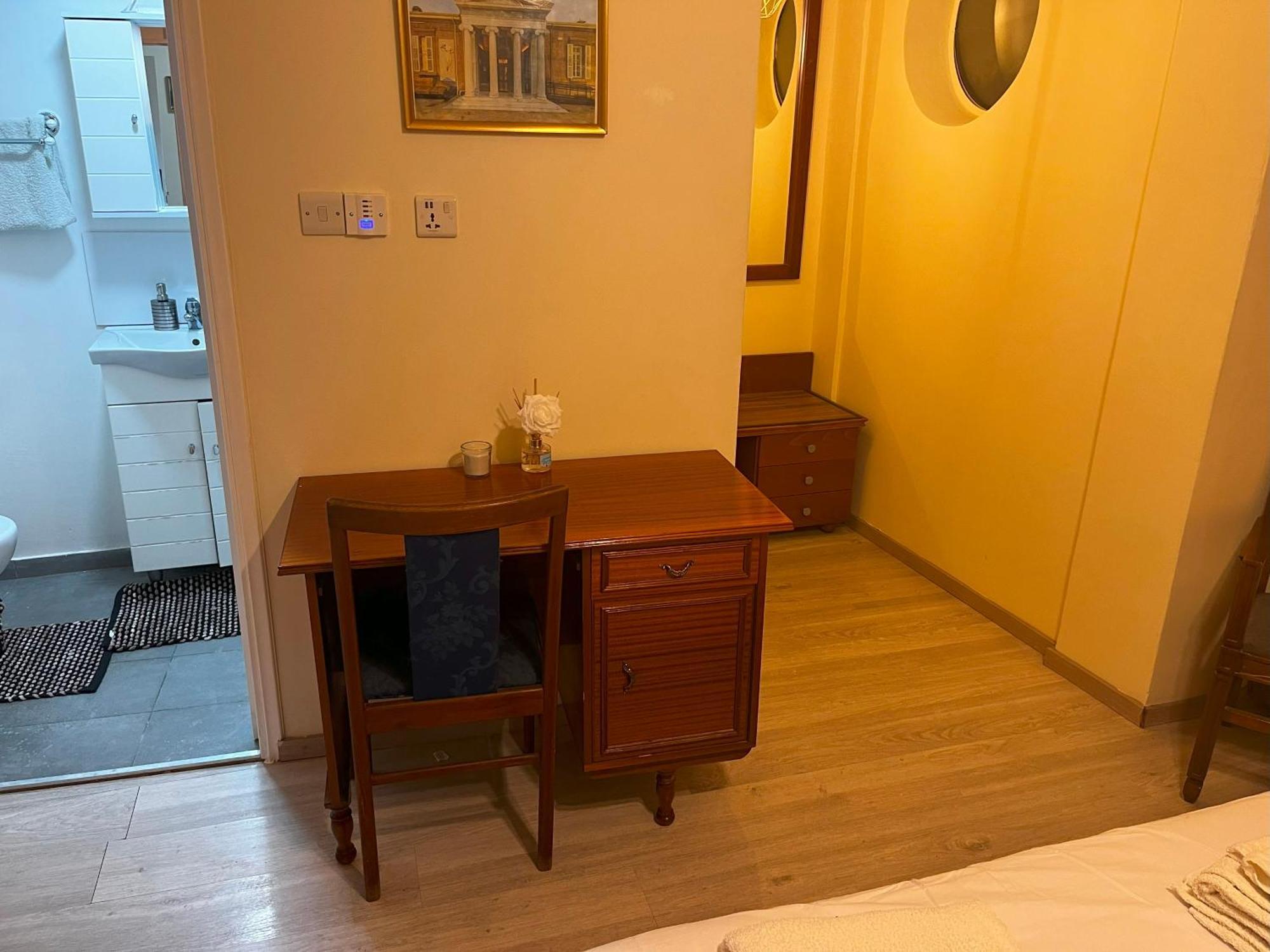 Xanthis Hostel Nicosia City Centre ภายนอก รูปภาพ