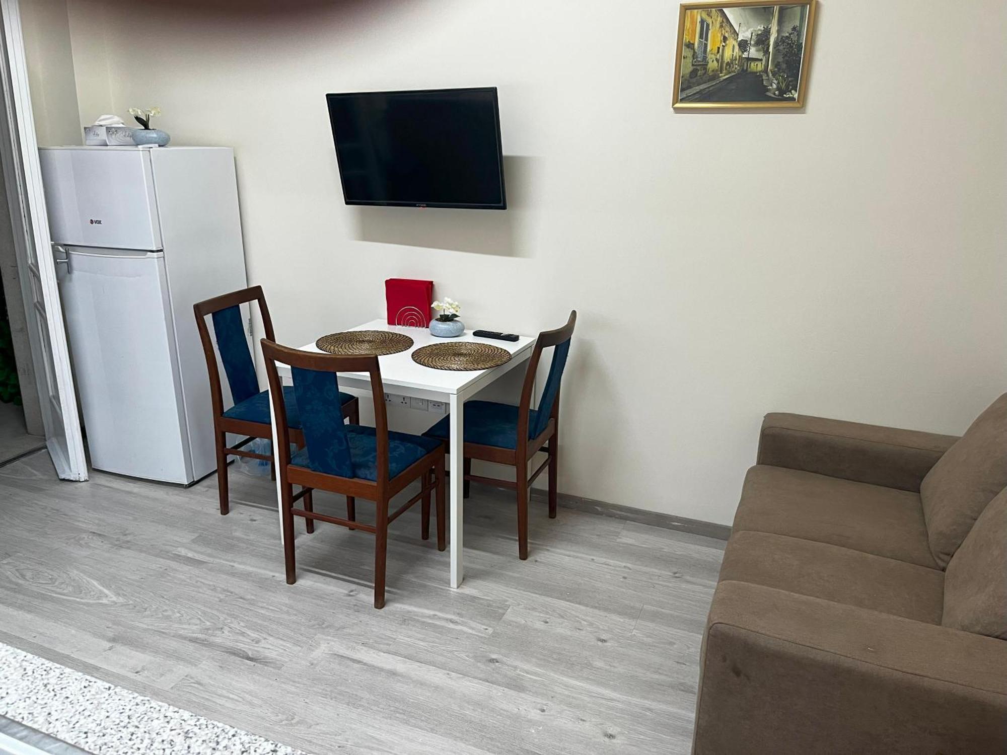 Xanthis Hostel Nicosia City Centre ภายนอก รูปภาพ