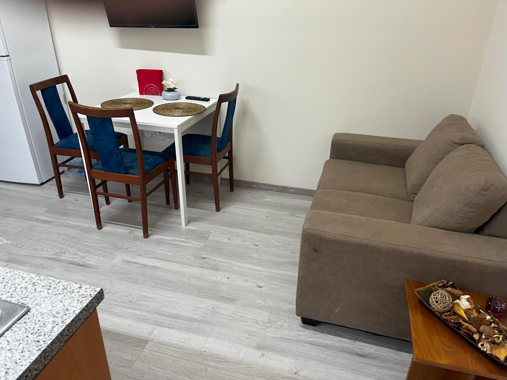 Xanthis Hostel Nicosia City Centre ภายนอก รูปภาพ