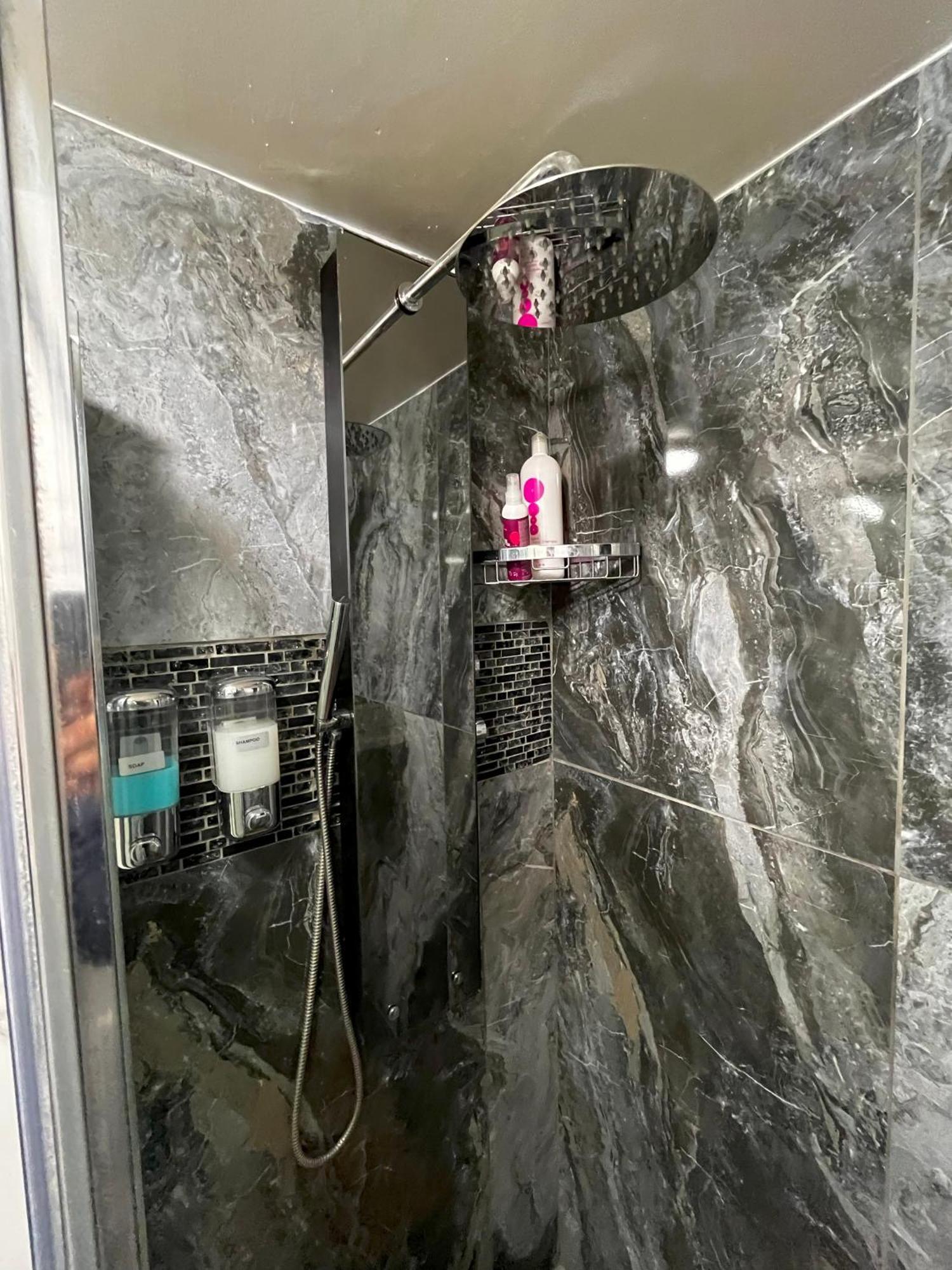 Xanthis Hostel Nicosia City Centre ภายนอก รูปภาพ