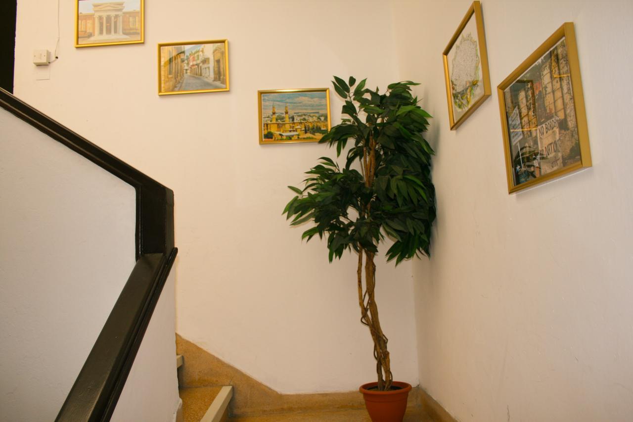 Xanthis Hostel Nicosia City Centre ภายนอก รูปภาพ
